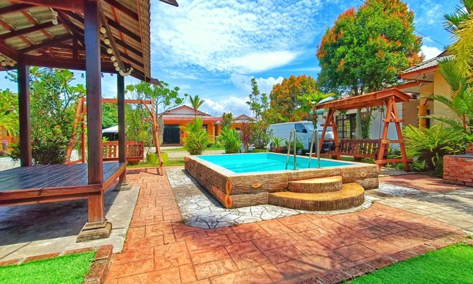 Marang Hotel | Chalet Yunie Marang by RVH