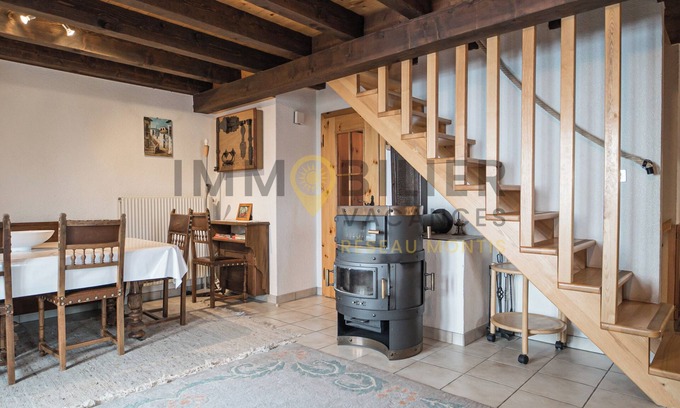 Saint-Luc Ski Chalet | Chaleureux et spacieux chalet famlial situé à 50 mètres de l'arrêt du bus navette. Orienté plein sud