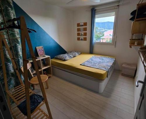 Sainte-Clotilde Centre House | Chambre chez l'habitant cosy et moderne, vue sur montagne