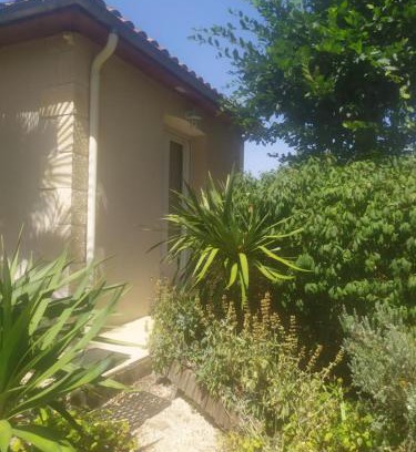 La Guerche-sur-l'Aubois Bed & Breakfast | Chambre d'hôtes iaorana