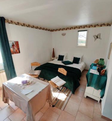 Barret-de-Lioure Bed & Breakfast | Chambre d'hôtes, à la nuitée