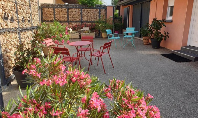 Druillat Bed & Breakfast | Chambre D´hôtes Léonie & Restaurant