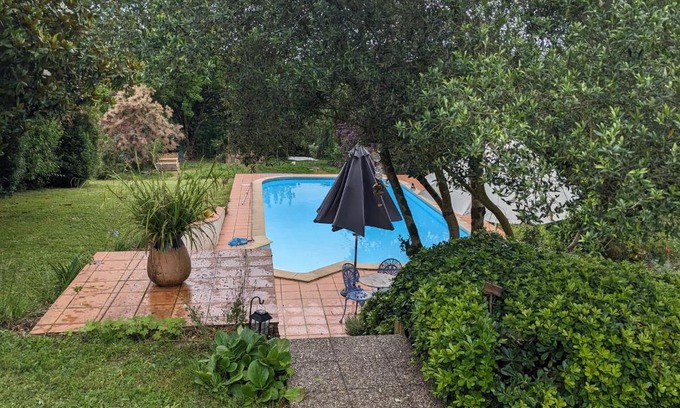 Saint-Michel-Lapujade Bed & Breakfast | chambre d'hôte La Fontaine