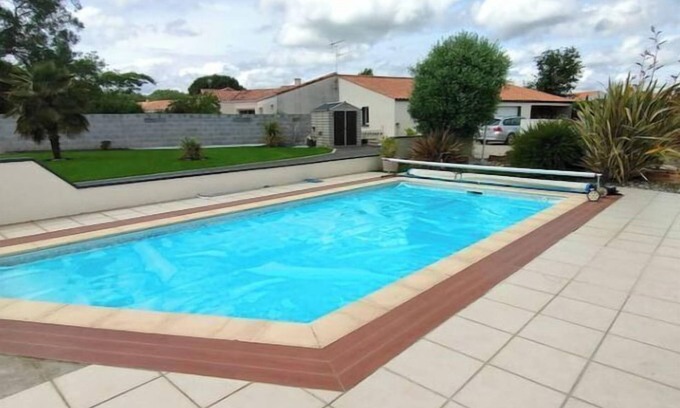 Chasnais House | Chambre d'hote for 2 people Les papillons roses near la tranche sur mer