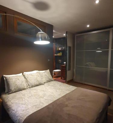 Charlier - Valvert House | Chambre double accueillante avec douche privative