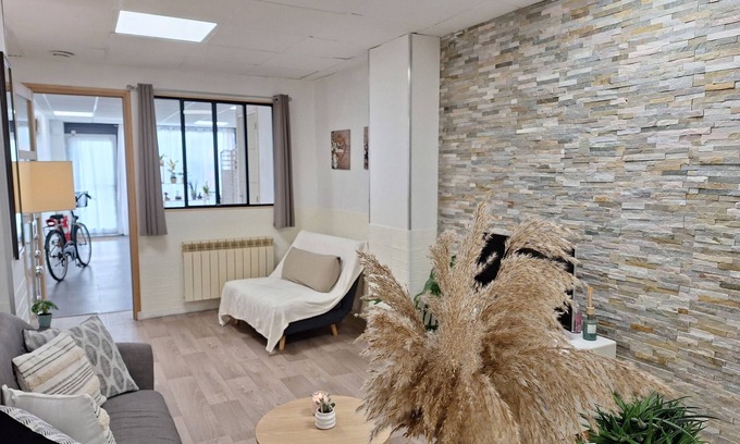 Cherbourg-en-Cotentin Bed & Breakfast | Chambre/Gite Meublée au Cœur du Centre Ville
