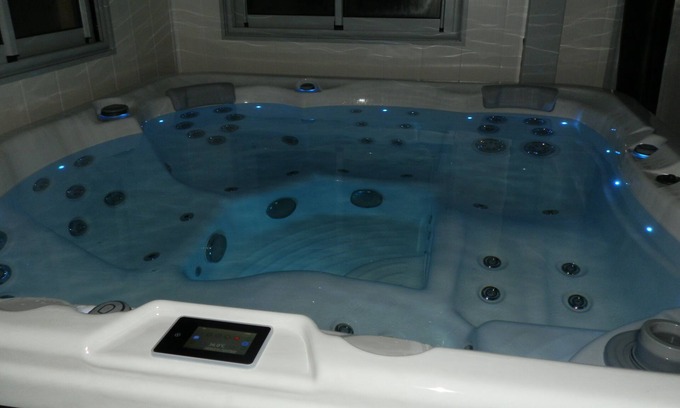 Doue-la-Fontaine House | CHAMBRE HOTES PRIVATE HEATED POOL AND JACUZZI NEAR SAUMUR AND DOUE EN ANJOU