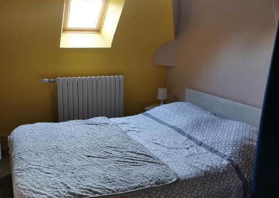 Montbizot Bed & Breakfast | CHAMBRE LIT DOUBLE