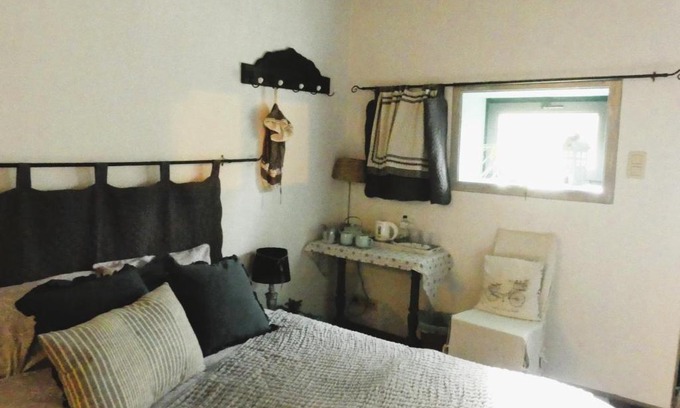 Froidchapelle House | Chambre poésie