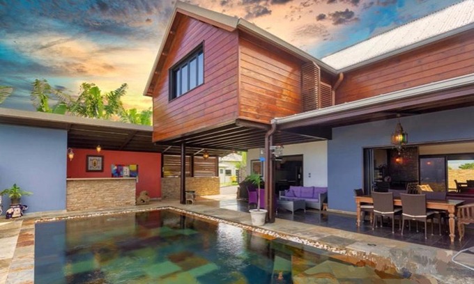 Saint-Pierre Bed & Breakfast | chambre "suite parentale" Villa Hermès