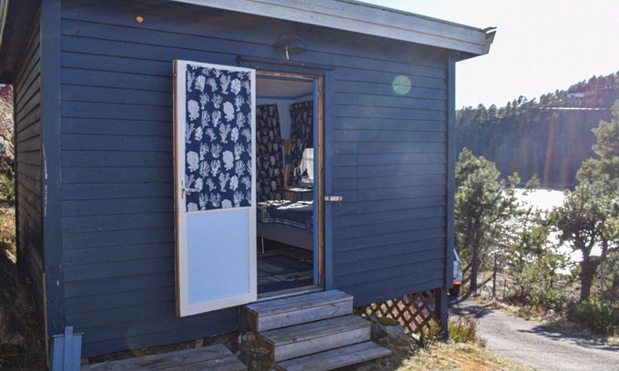 Frogn House | Characteristic cottage located directly on the Oslofjord, near Drøbak.