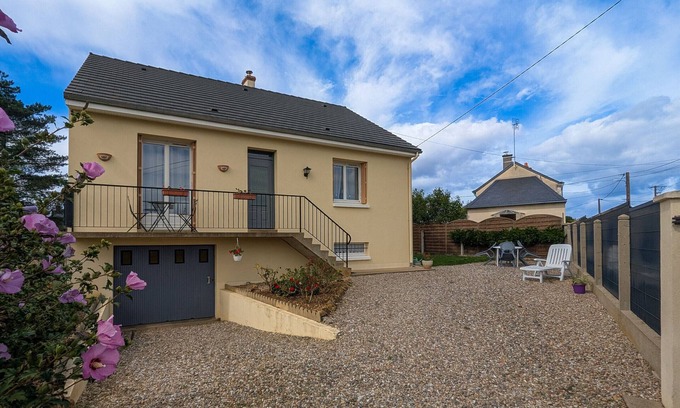 Le Pont-Chretien-Chabenet Cottage | Charming Cottage in Berry: Near Brenne Park, Countryside Views, Fishing, and Historic Attractions