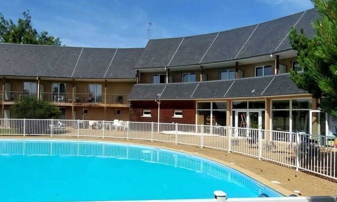 Equemauville Apartment | Charmant T2 près d’Honfleur avec jardin paisible