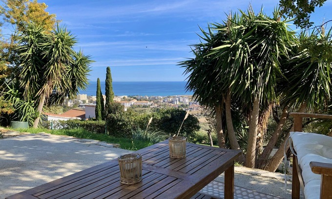 Bastia Apartment | Charmant T2 vue mer