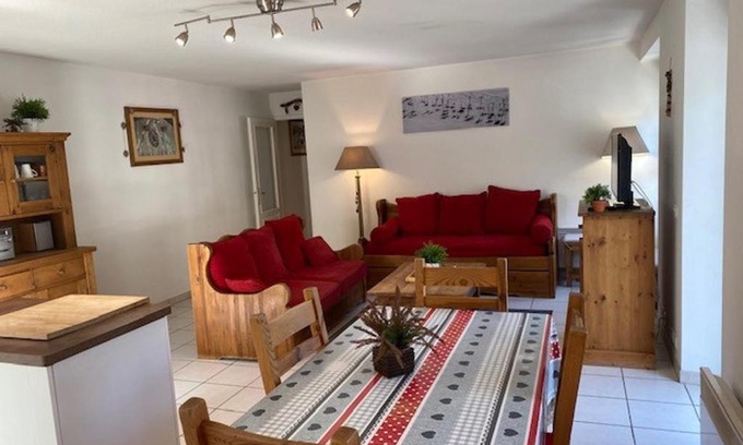 Brides-les-Bains Apartment | Charmant T3 à Brides-les-Bains - Résidence Moderne Proche Télécabine et Thermes - FR-1-512-148