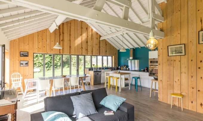 Saint-Vaast-la-Hougue Cottage | Charmante maison moderne à 200m de la mer avec jardin, terrasse, Wi-Fi et équipements complets