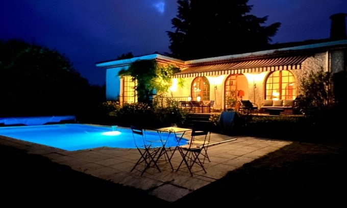 Billere Villa | Charmante Villa 10 Personnes aux Pieds des Pyrénées