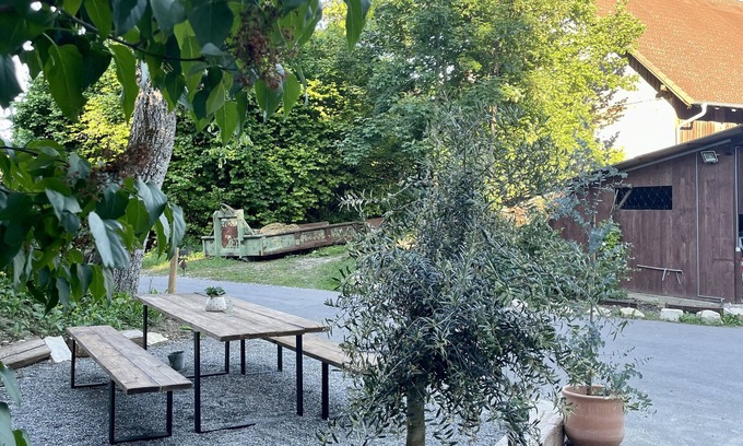 Engen Apartment | Charmante Wohnung Elvis in der Ferienscheune "alte Ölmühle"