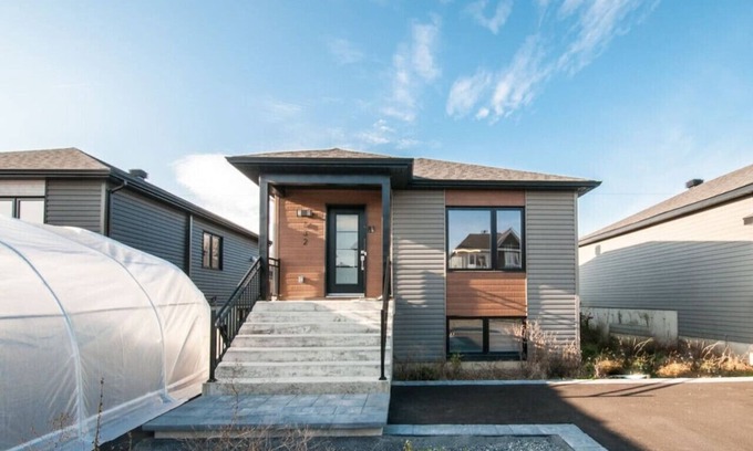 Saint-Roch-de-Richelieu House | Charming 3 bed home with quick access