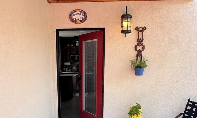 Suffolk Hills Apartment | Charming 1-bdrm/1-bath casita. Located in beautiful Cobo Catalina neighborhood.