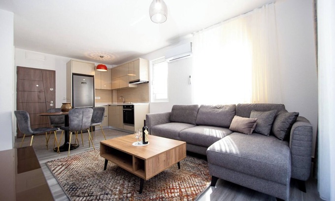 Lastva Grbaljska Apartment | Charming 1-bedroom apartment in fabulous Lastva Grbaljska with AC, WiFi