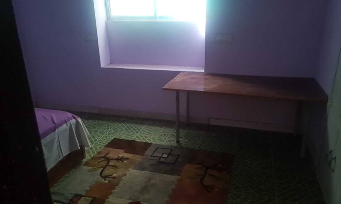 Sector 32 House | Charming 1-bedroom bungalow in Gurugram with WiFi access