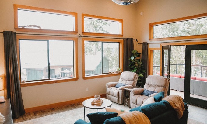 Sequim House | Charming 1-bedroom Hideaway overlooking Sequim Bay