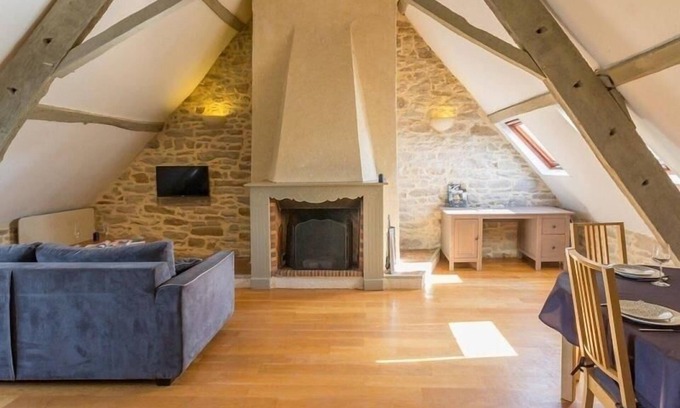 Guerande Apartment | Charming 17th c. apt in Guérande, 2 BR, sea view, wifi