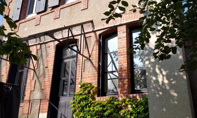 Bonny-sur-Loire Cottage | Charming 1930s Home: Pool, Trampoline, Next to Loire, Bikes Included