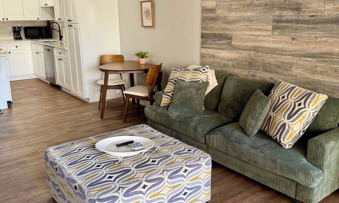 Hale Condo | Charming 1BR Retreat in Denver