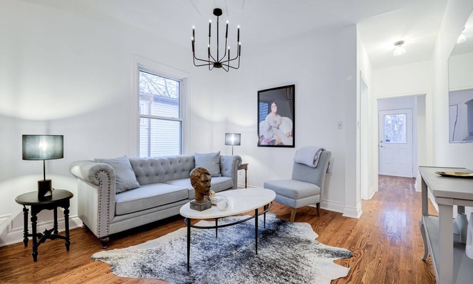 Cabbagetown Apartment | Charming 2-bedroom, 1 bath apartment in historic Cabbagetown