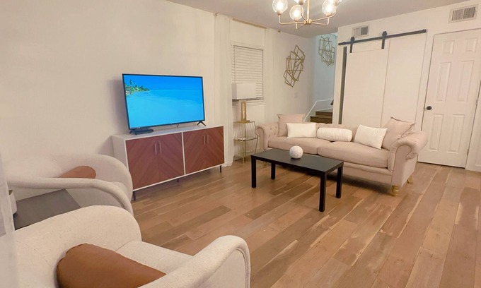 Downtown Charleston House | Charming 2-bedroom, 1.5 bath townhome in historic Charleston with free parking.