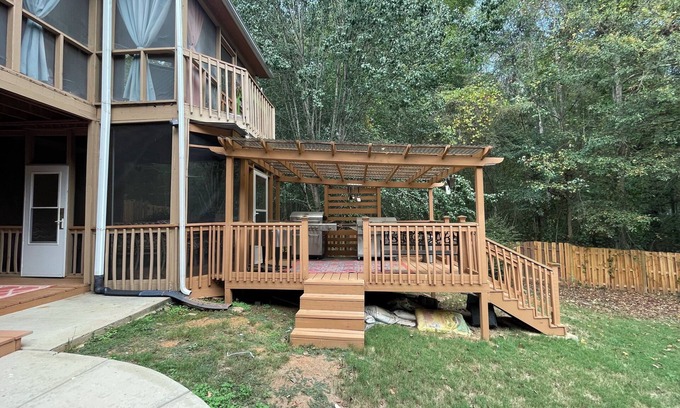 Ellenwood Apartment | Charming 2-bedroom apartment with AC, WiFi in quiet suburbs of Ellenwood.