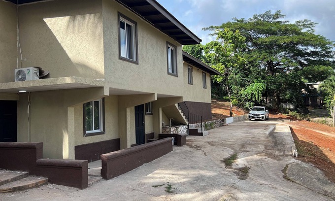 Constant Spring Apartment | Charming 2-bedroom apartment with AC, WiFi in Kingston