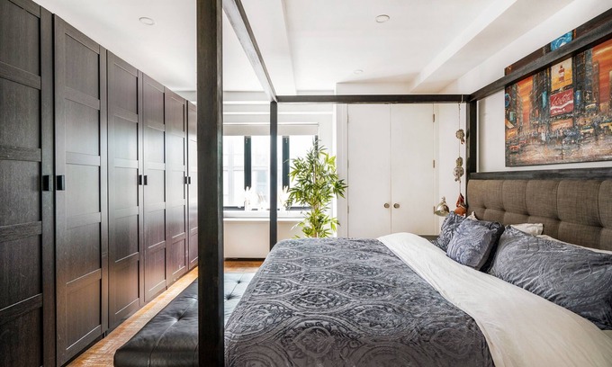 Little Italy Apartment | Charming 2-bedroom apartment with AC, WiFi in enjoyable New York