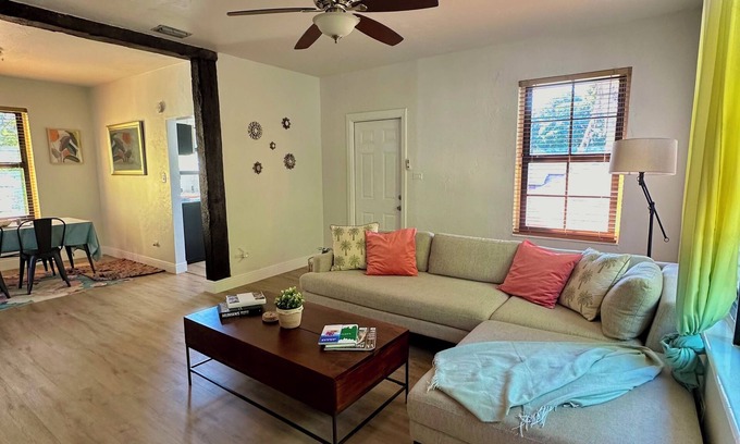 Buena Vista House | Charming 2-bedroom apartment 1 block away from the Design District!