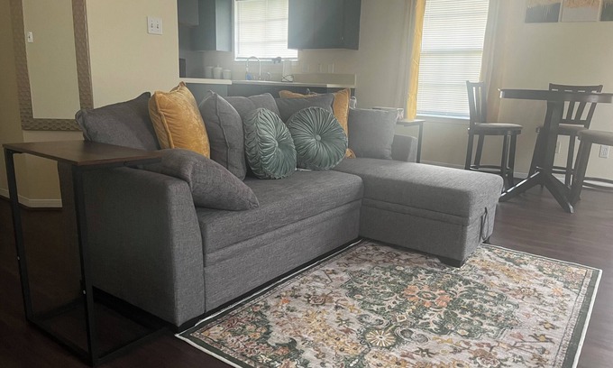 Waco Apartment | Charming 2-bedroom apartment in awesome Waco near Baylor and McLane Stadium.
