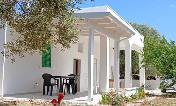 Torre Canne Cottage | Charming 2-bedroom cottage in enchanting Puglia with AC, WiFi
