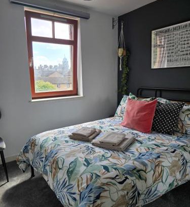 Leith Apartment | Charming 2-Bedroom Flat in Leith