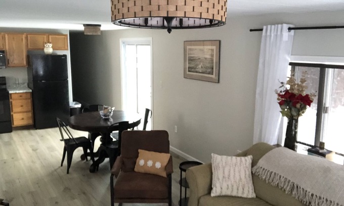 Newfield House | Charming 2-bedroom home in quaint Newfield with WiFi