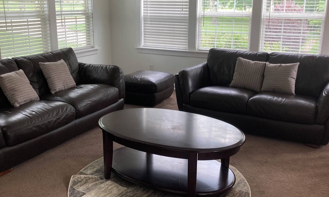 Boardman House | Charming 2-bedroom house, 1st floor, with AC, WiFi in Canfield with EV plug in.