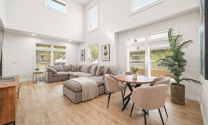 Parkrose House | Charming 2-bedroom house in welcoming Portland with AC, WiFi