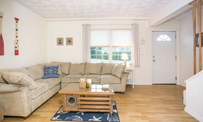 Newport East Condo | Charming 2-Bedroom Ocean View Condo- Prime Location