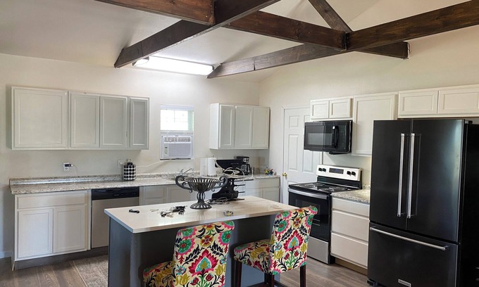 Ringgold Cabin | Charming 2-bedroom Ranch House between Bowie and Nocona, with WiFi, AC!