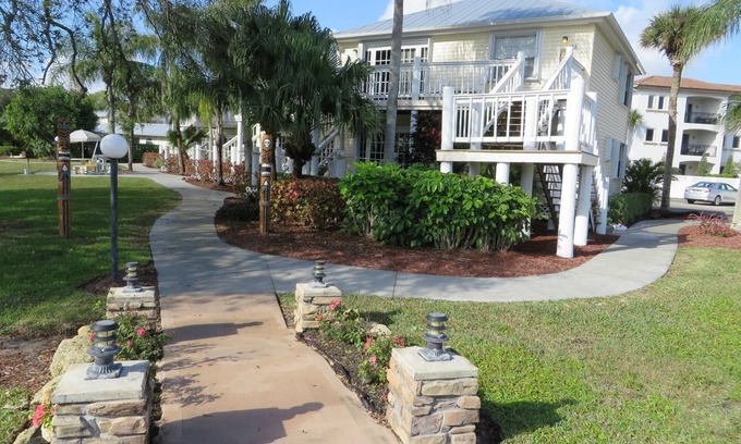 Sebastian Apartment | Charming 2-bedroom resort with AC, WiFi in beautiful, popular Sebastian, Florida