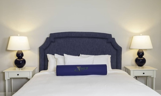 Lackey Cottage | Charming 2-bedroom cottage with AC, fitness room, WiFi in welcoming Williamsburg