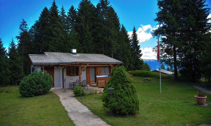 Malix Ski Chalet | Charming 3-bedroom chalet in Brambrüesch near Lenzerheide