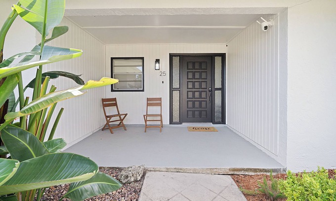 Palm Coast House | Charming 3-bedroom house with pool, pets stay FREE, fitness equip in Palm Coast