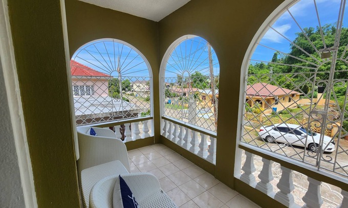 Salt Gut House | Charming 3-bedroom house in Boscobel , with WiFi access. 15 minutes fr Ocho Rios