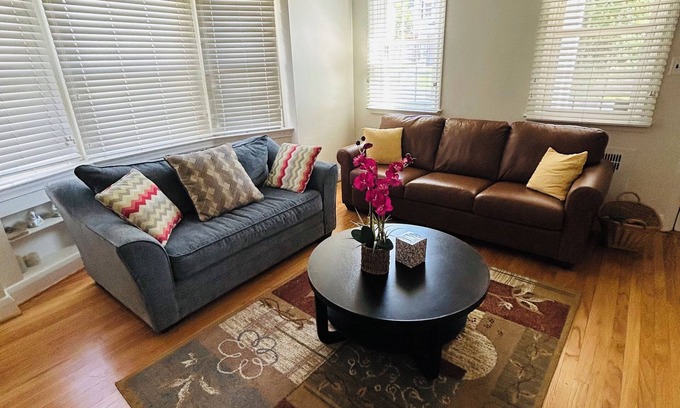 Towson House | Charming 3-bedroom house with WiFi, AC in welcoming Towson